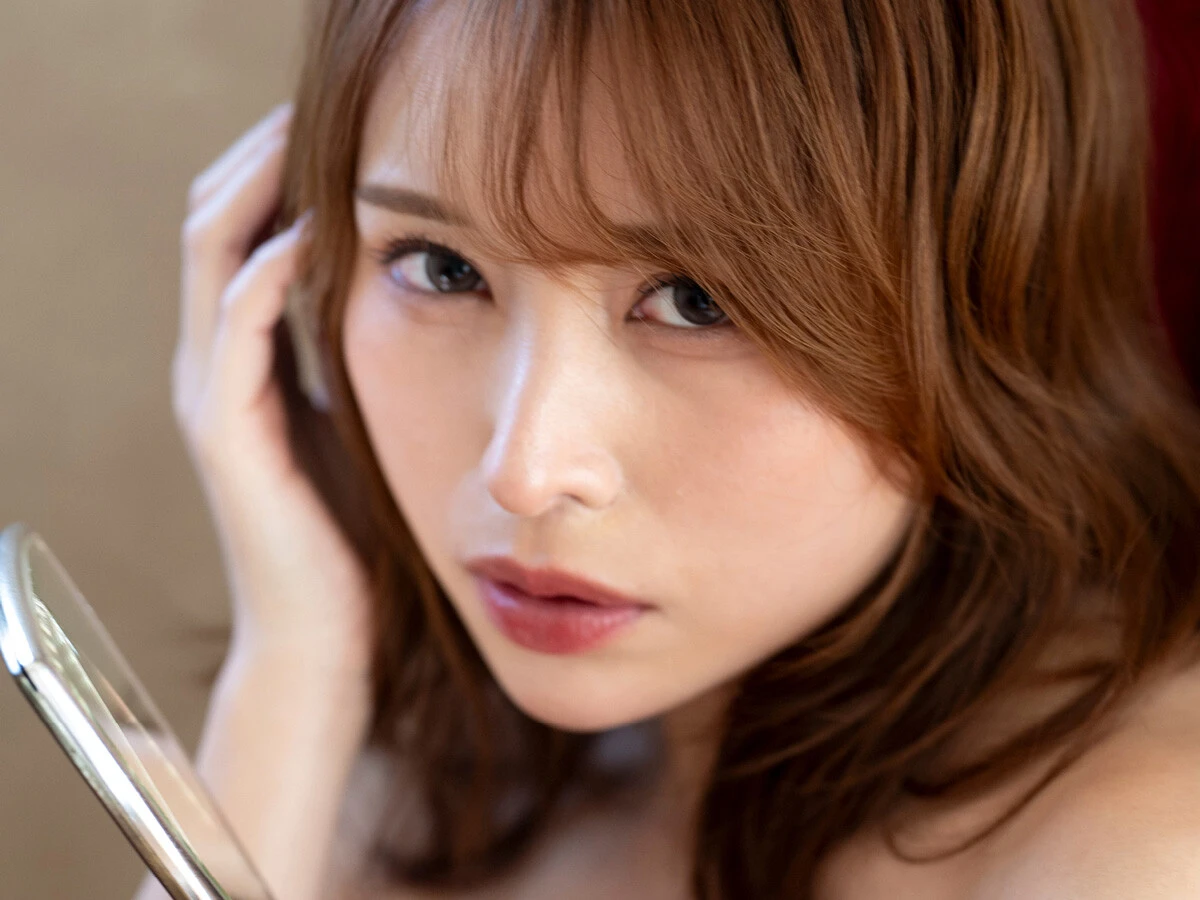 "No.1クビレ女王"伊藤舞雪(まゆき)、写真家・丸谷嘉長との タッグで新境地へ! デジタル写真集『i miss you』発売!!